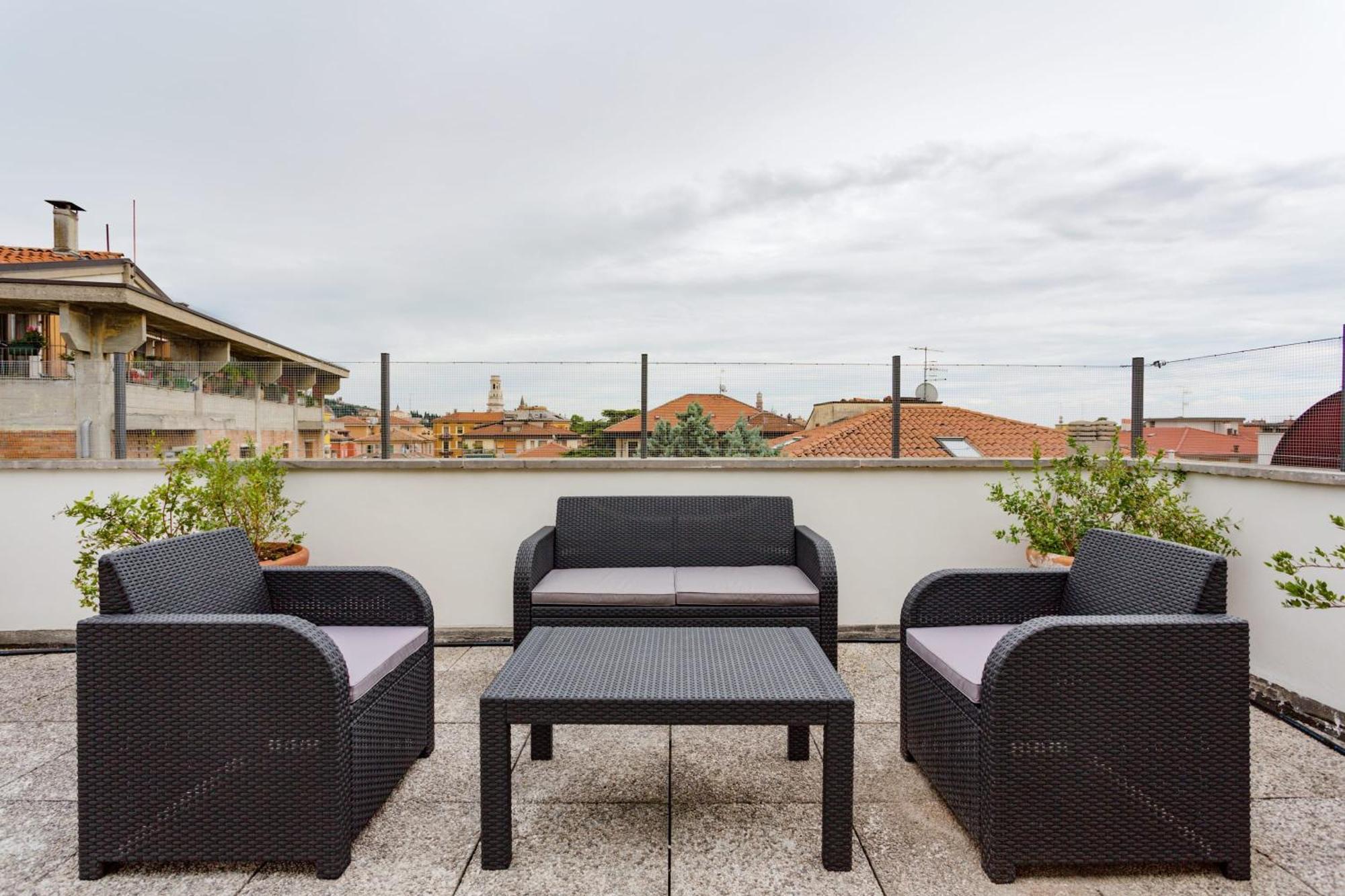 Apartament Amazing Flat With Big Terrace And Private Car Park Werona Zewnętrze zdjęcie